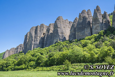 P�nitents des M�es
(Alpes-de-Haute-Provence)
Clich� Serge SOYEZ
Copyright Reproduction interdite sans autorisation