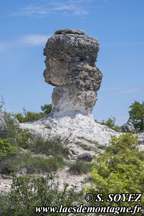 Photo n�202605020
Les rochers des Mourres (Luberon, Forcalquier, Alpes-de-Haute-Provence)
Clich� Serge SOYEZ
Copyright Reproduction interdite sans autorisation