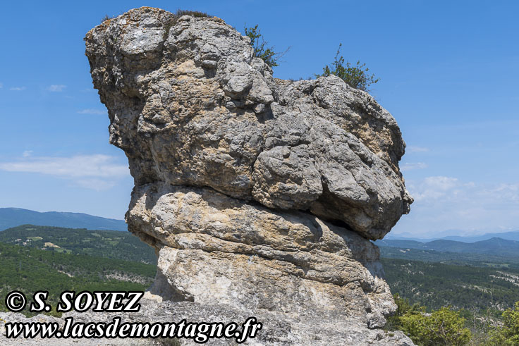 Photo n�202605023
Les rochers des Mourres (Luberon, Forcalquier, Alpes-de-Haute-Provence)
Clich� Serge SOYEZ
Copyright Reproduction interdite sans autorisation