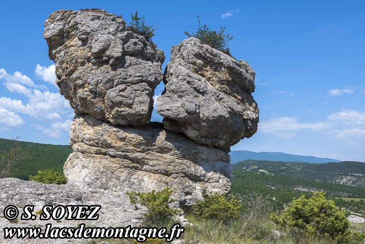 Photo n�202605024
Les rochers des Mourres (Luberon, Forcalquier, Alpes-de-Haute-Provence)
Clich� Serge SOYEZ
Copyright Reproduction interdite sans autorisation