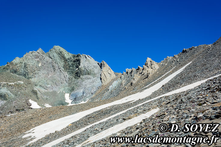 Photo n201607088
Le col Sud du Cristillan: le fond de l'ocan  3000m d'altitude!
Clich Dominique SOYEZ
Copyright Reproduction interdite sans autorisation