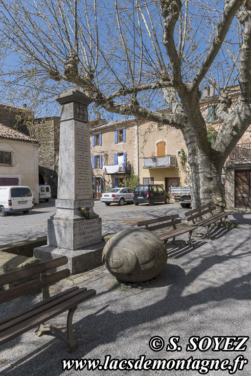 Photo n202404015
Boules de grs de Saint-Andr-de-Rosans (745m) (Baronnies, Hautes-Alpes)
Clich Serge SOYEZ
Copyright Reproduction interdite sans autorisation