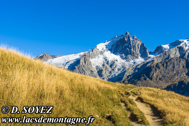 Photo n202209019
Lac Lri (2375m) (Plateau d'Emparis, Grandes Rousses, Hautes-Alpes)
Clich Dominique SOYEZ
Copyright Reproduction interdite sans autorisation