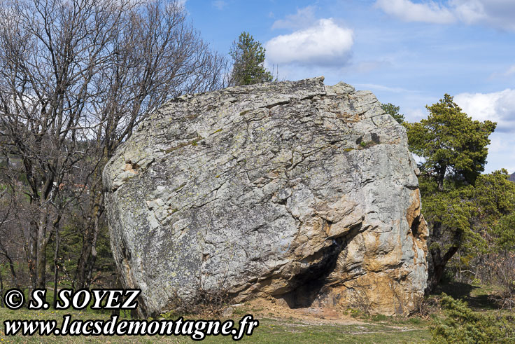 Photo n202404003
Bloc erratique de Peyre Ossel (1050m) (Gapenais, Hautes-Alpes)
Clich Serge SOYEZ
Copyright Reproduction interdite sans autorisation