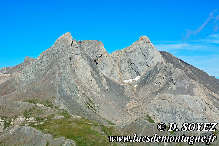 Photo n201607124
Faces OUEST du Pain de sucre (3208m) et du Pic d'Asti (3220m) (Queyras, Hautes-Alpes)
Clich Dominique SOYEZ
Copyright Reproduction interdite sans autorisation