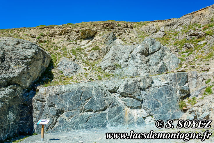 Photo n201707133
Ancienne carrire de  marbre vert  de Clausis, dans la valle de lAigue Blanche (2300m),  7 km de Saint-Vran. (Queyras, Hautes-Alpes)
Clich Serge SOYEZ
Copyright Reproduction interdite sans autorisation