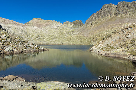 Lac de l��ne (2417m)
(Montagne des Sept Laux, Cha�ne de Belledonne, Is�re)
Clich� Dominique SOYEZ
Copyright Reproduction interdite sans autorisation