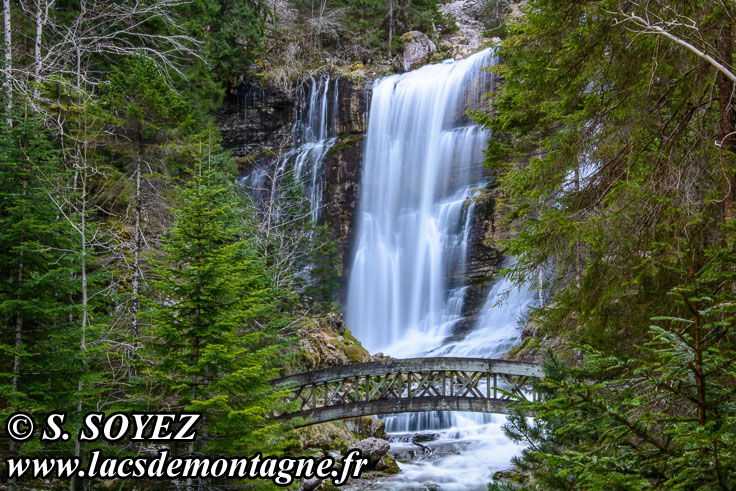 Photo n201704003
Cascade infrieure du Cirque de Saint-Mme (1037 m),
Chartreuse, limite Isre-Savoie
Clich Serge SOYEZ
Copyright Reproduction interdite sans autorisation