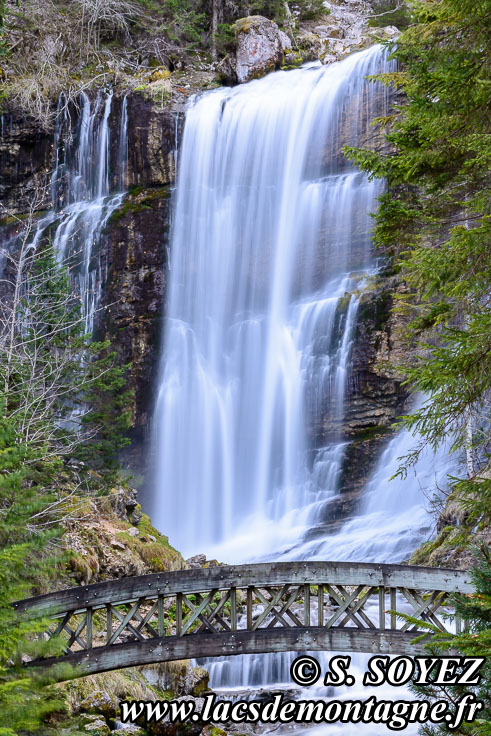 Photo n201704006
Cascade infrieure du Cirque de Saint-Mme (1037 m),
Chartreuse, limite Isre-Savoie
Clich Serge SOYEZ
Copyright Reproduction interdite sans autorisation