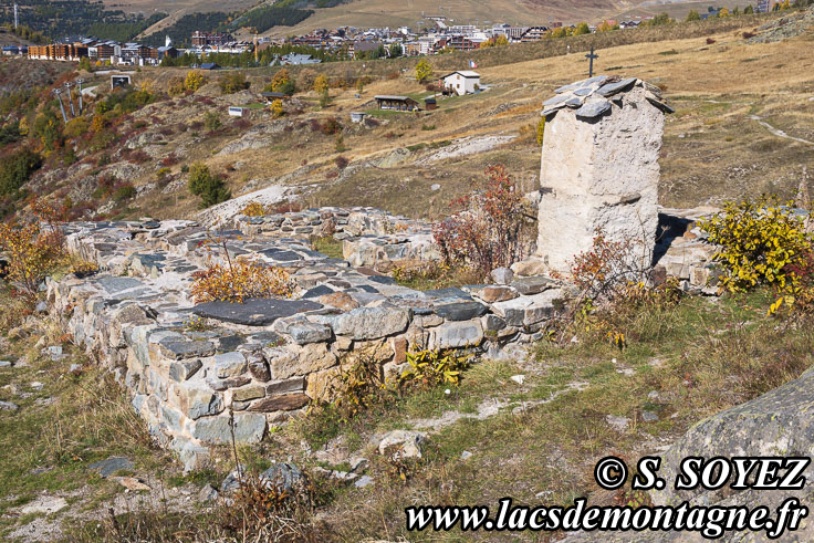 Photo n�202510034
Site arch�ologique de Brandes (Alpe-d'Huez, Les Grandes Rousses, Is�re)
Clich� Serge SOYEZ
Copyright Reproduction interdite sans autorisation