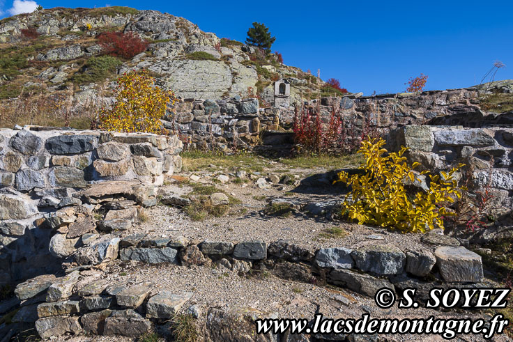 Photo n�202510037
Site arch�ologique de Brandes (Alpe-d'Huez, Les Grandes Rousses, Is�re)
Clich� Serge SOYEZ
Copyright Reproduction interdite sans autorisation