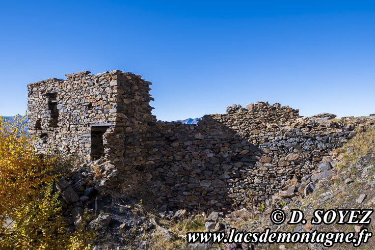 Photo n�202510048
Mines d�anthracite de l�Herpie (2250m) (Alpes-d'Huez, Combe Charbonni�re, Les Grandes Rousses Is�re)
Clich� Dominique SOYEZ
Copyright Reproduction interdite sans autorisation