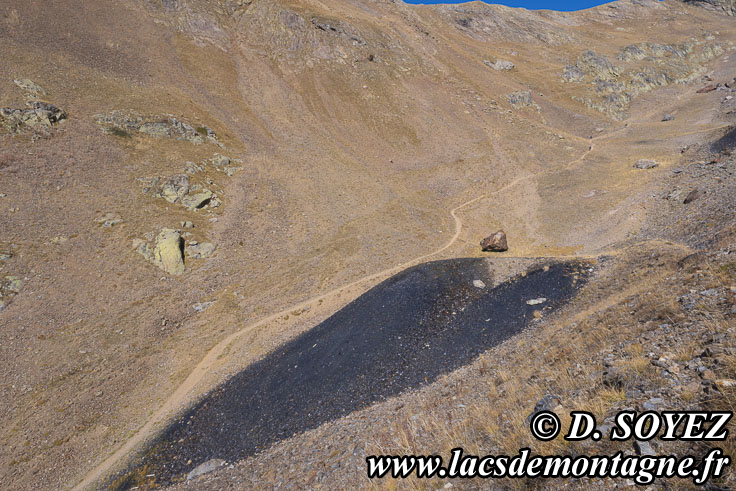 Photo n�202510050
Mines d�anthracite de l�Herpie (2250m) (Alpes-d'Huez, Combe Charbonni�re, Les Grandes Rousses Is�re)
Clich� Dominique SOYEZ
Copyright Reproduction interdite sans autorisation