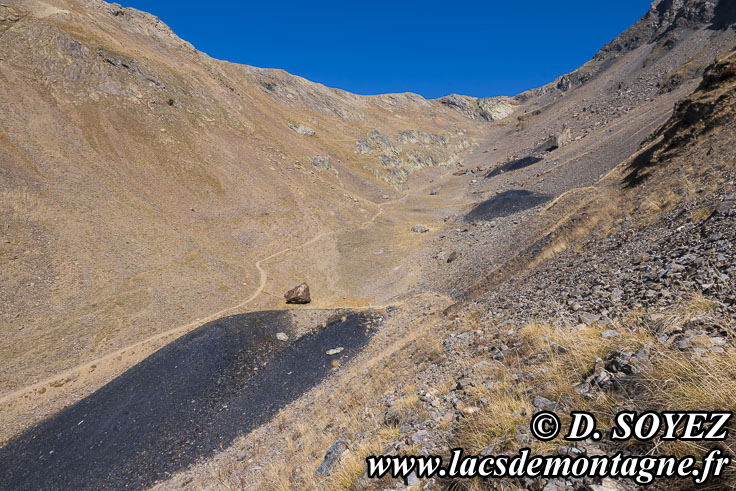 Photo n�202510051
Mines d�anthracite de l�Herpie (2250m) (Alpes-d'Huez, Combe Charbonni�re, Les Grandes Rousses Is�re)
Clich� Dominique SOYEZ
Copyright Reproduction interdite sans autorisation