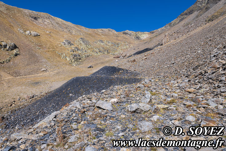 Photo n�202510054
Mines d�anthracite de l�Herpie (2250m) (Alpes-d'Huez, Combe Charbonni�re, Les Grandes Rousses Is�re)
Clich� Dominique SOYEZ
Copyright Reproduction interdite sans autorisation