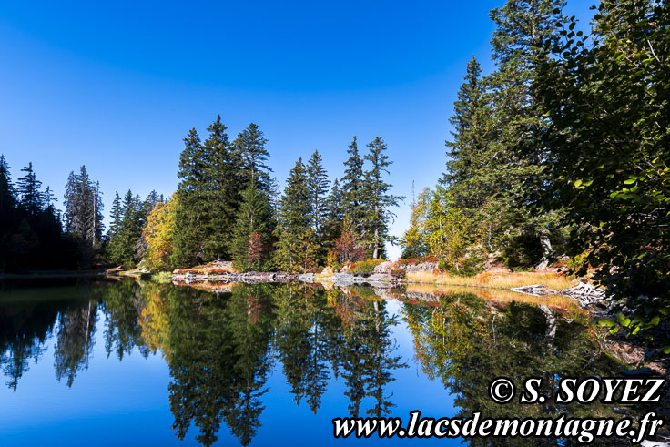 Photo n202310009
Lac Claret du Taillefer (1699m) (Taillefer, Isre)
Clich Serge SOYEZ
Copyright Reproduction interdite sans autorisation