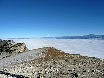 La mer de nuages montre l'allure
gnrale des glaciers du quaternaire