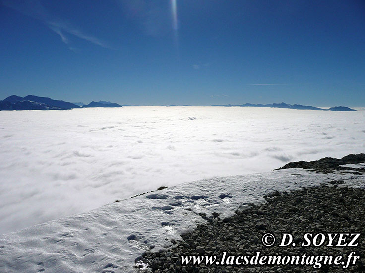 Photo nP1000417
Mer de nuages
Clich Dominique SOYEZ
Copyright Reproduction interdite sans autorisation