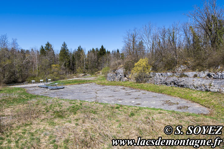 Photo n�202504016
Site � pistes de dinosaures � Loulle dans le Jura. Lieu-dit le Bois-Aux-Salp�triers - D253 39300 LOULLE
Clich� Serge SOYEZ
Copyright Reproduction interdite sans autorisation
